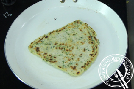 sooji methi parantha