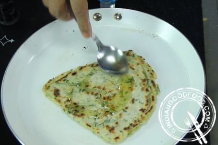 sooji methi parantha