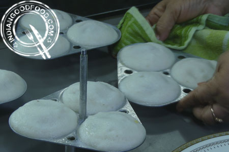 aloo stuffed masala idlis